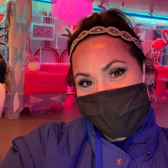 Meet your Posher, MacHausTx! Hi y’all! - Picture 2 of 3